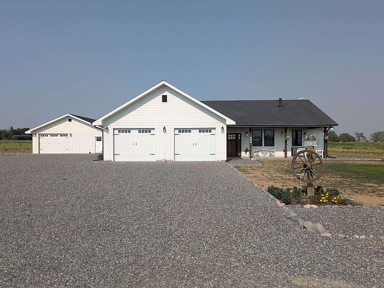 840 Lavender Ln photo 1