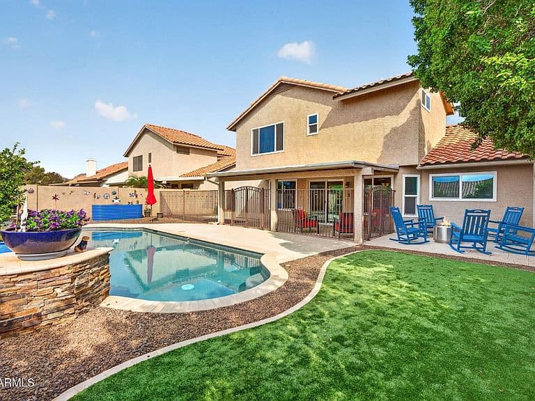 2709 E THUNDERHILL Place photo 4