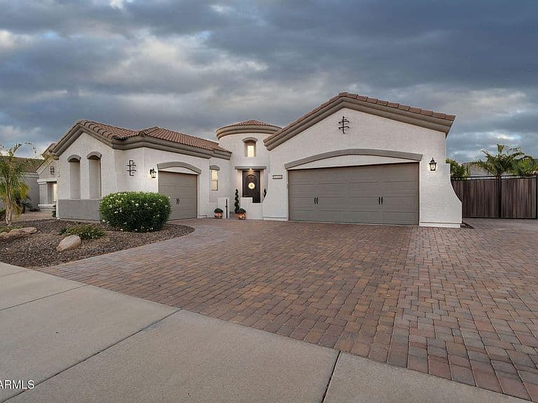 21288 E RUSSET Road photo 3
