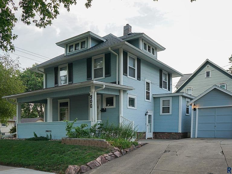 900 S Duluth Ave photo 2