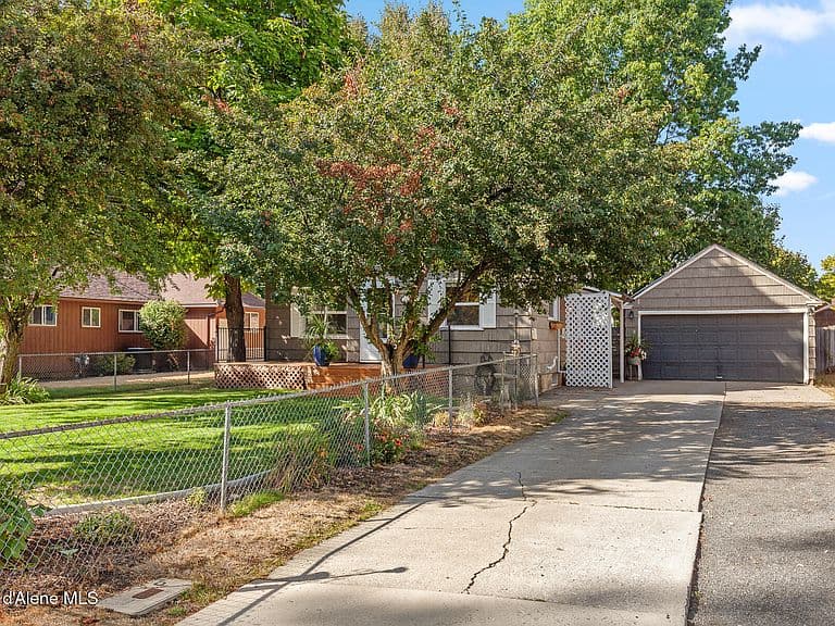 715 W Lacrosse Ave photo 3