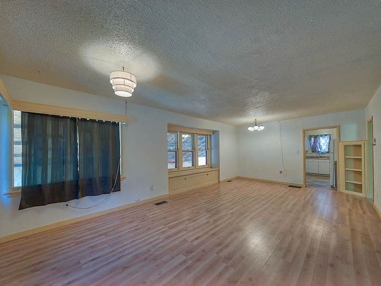 427 6th Ave N photo 2