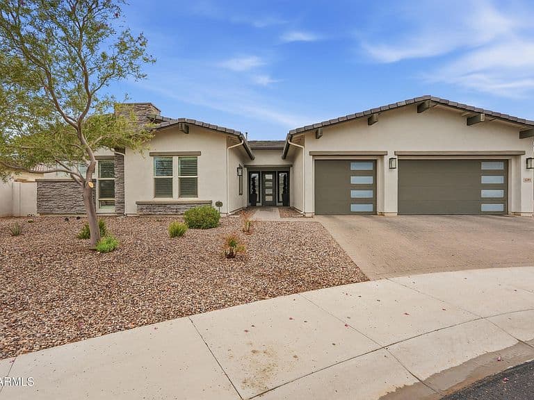 5302 N TILLER Drive photo 2