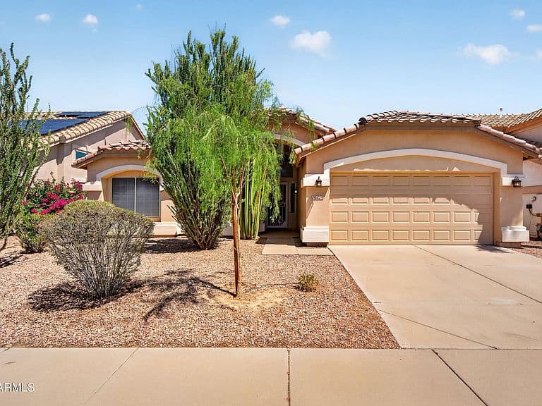 16415 S 38TH Place photo 1