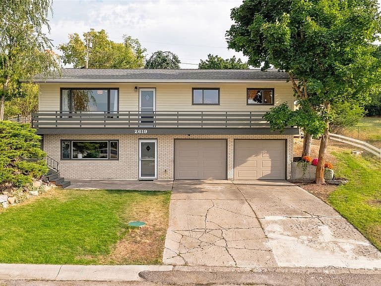 2619 Valley View Dr photo 1