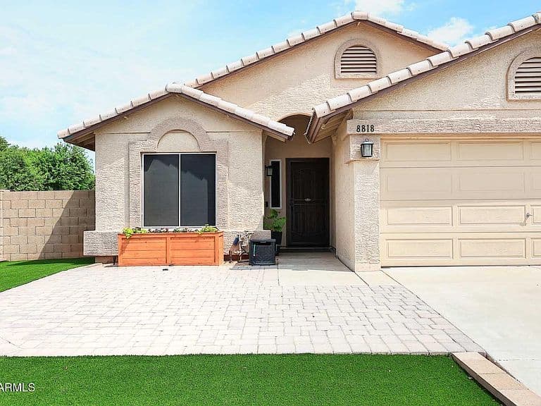 8818 W Melinda Lane photo 3