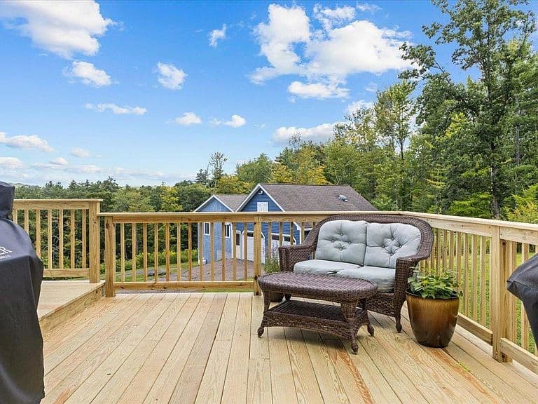 2260 South Road photo 5