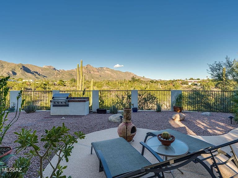 481 E Deers Rest Pl photo 2