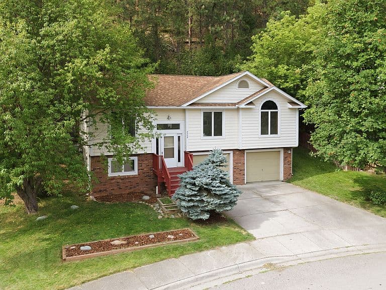 2203 Greenough Ct W photo 2