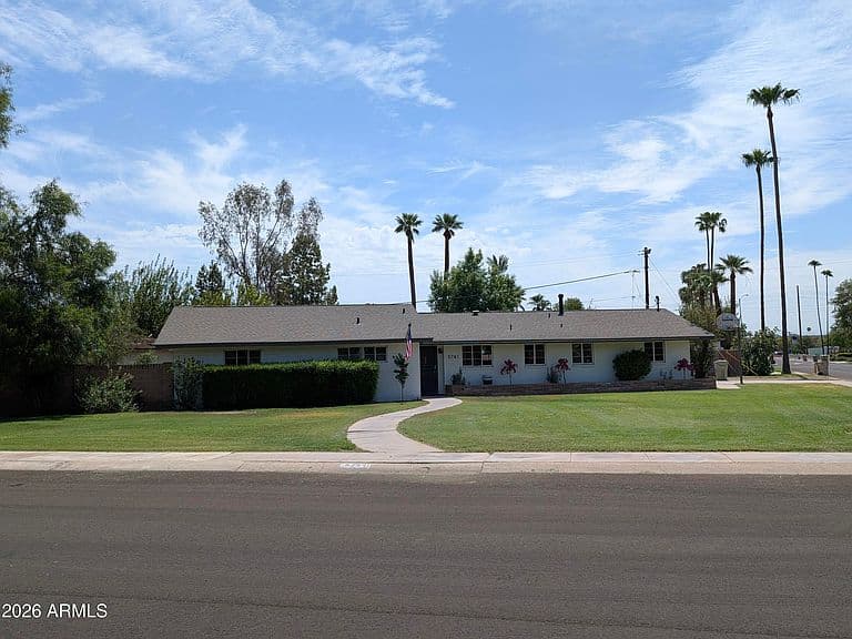 5741 W HARMONT Drive photo 4