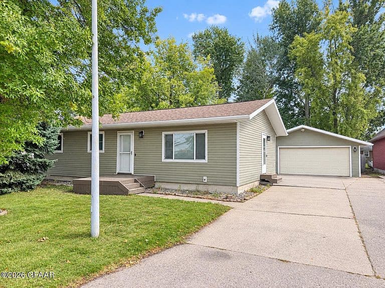 127 Bender Ln photo 1