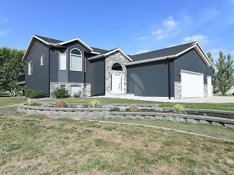 8018 Aquarius Dr photo 2