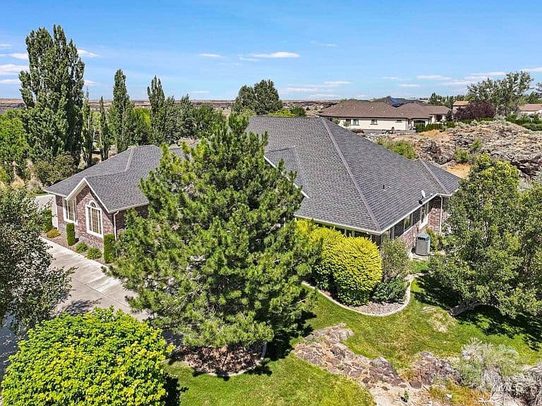 4098 Hidden Lakes Dr photo 5