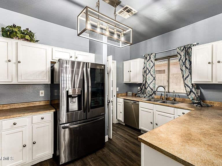 1635 W Dunbar Dr photo 3