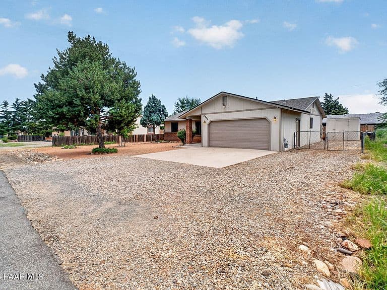 3779 N Dale Dr photo 2