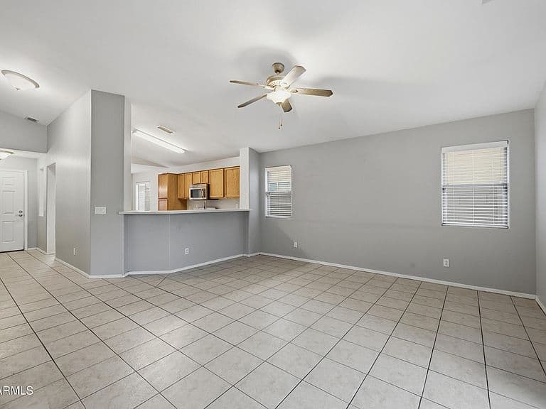 10756 W ELM Lane photo 5