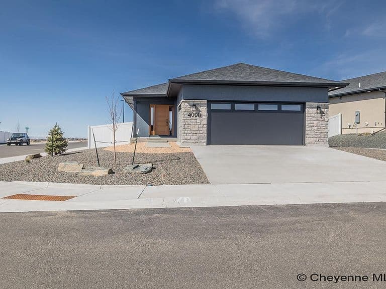 4024 Saddleback Ln photo 2