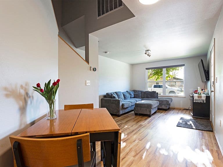 763 Discovery Way photo 5