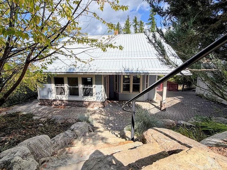 304 Skyles Pl photo 4