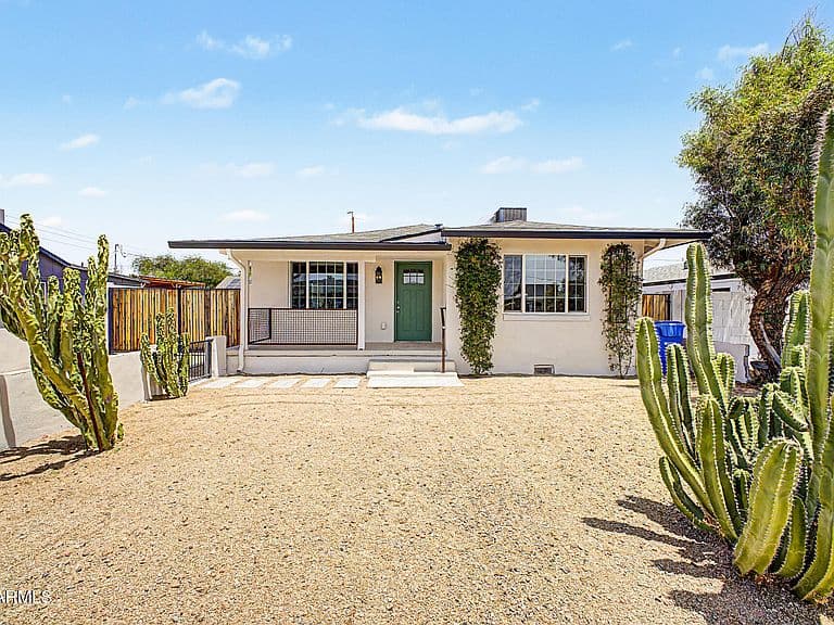2341 N DAYTON Street photo 2