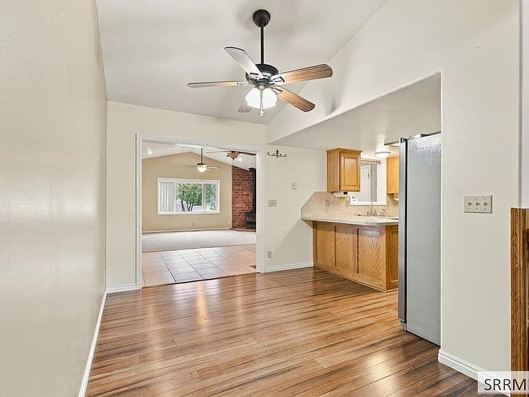 1885 Heather Ln photo 5