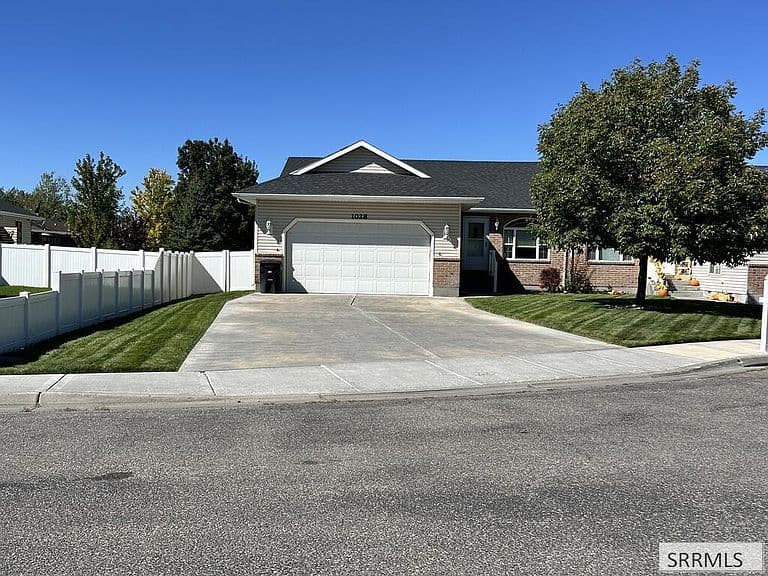 1028 S Ashland Dr photo 1