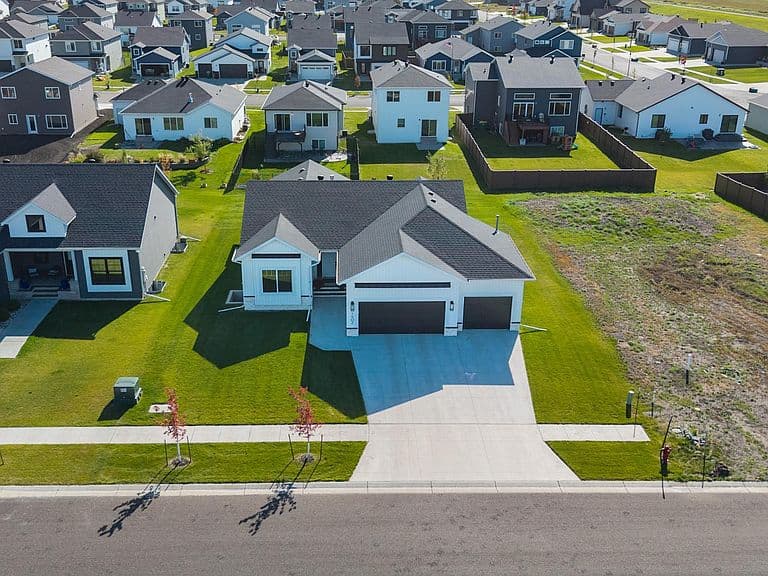 7902 Firefly Ln photo 2