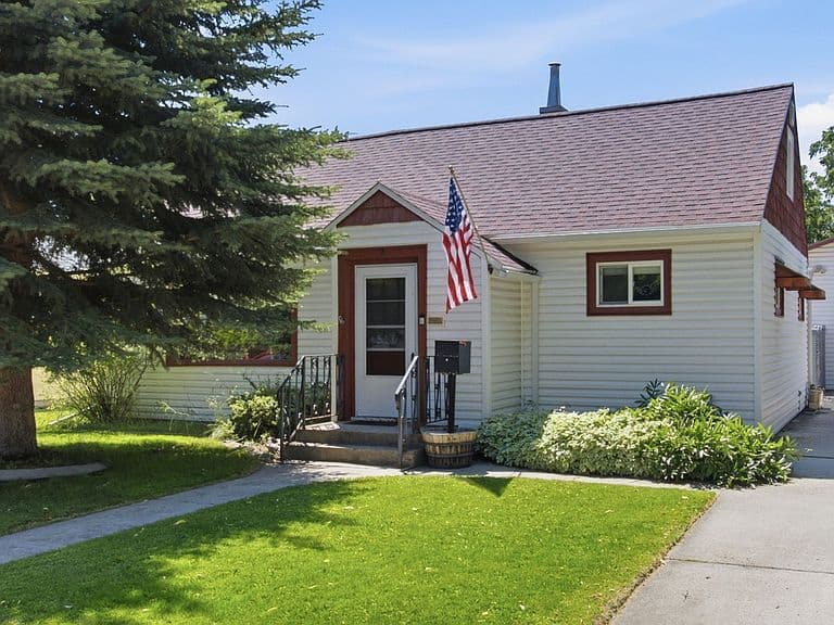227 Fairview Ave photo 1