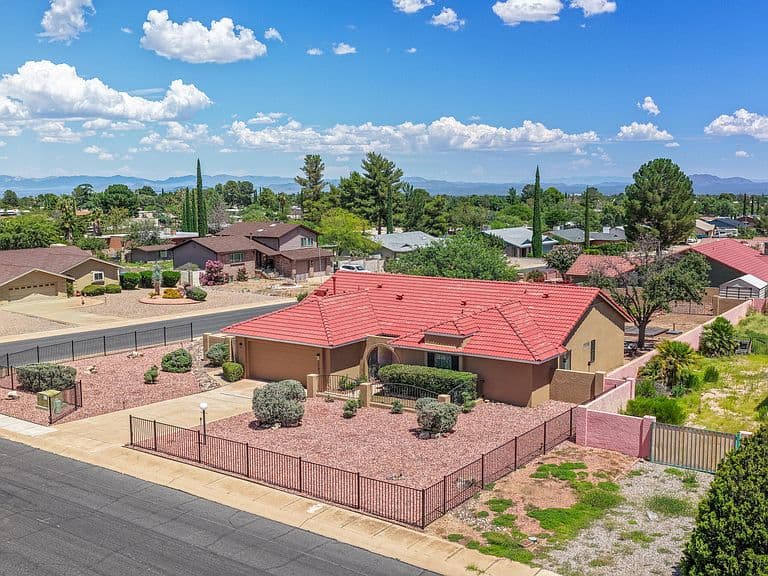 2037 ROSELIE Way photo 1