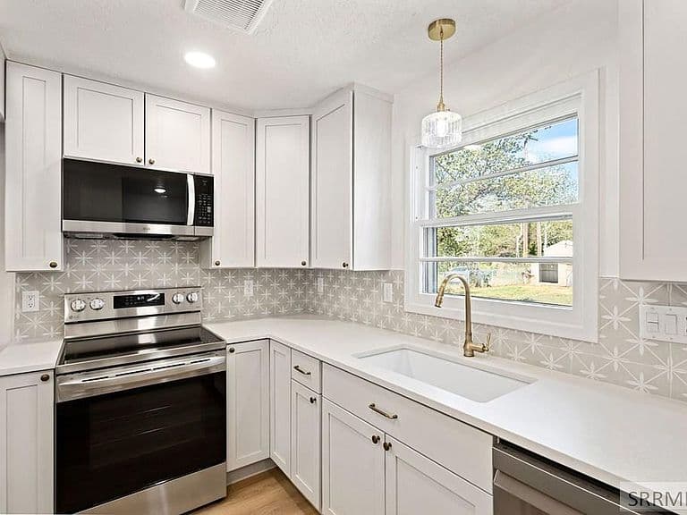 1895 S Avocet Dr photo 2