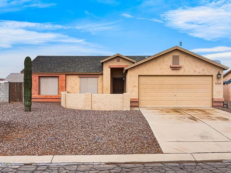 8568 W REVENTON Drive photo 2