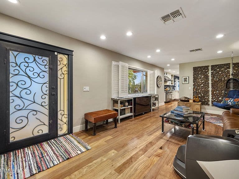5914 E WILSHIRE Drive photo 4