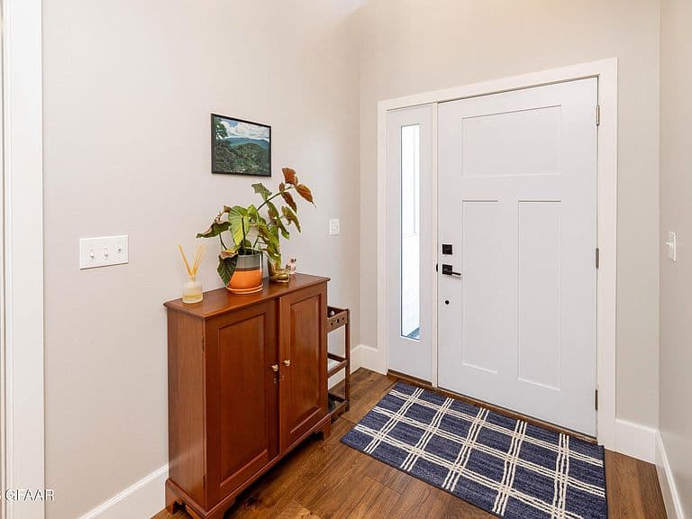 6166 Camellia Cir photo 3