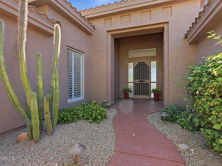 9503 E CAVALRY Drive photo 2