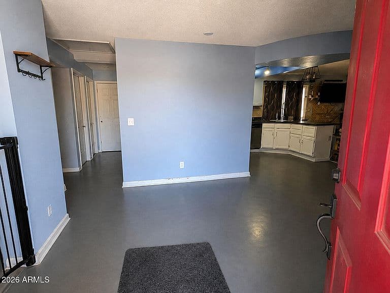 7839 W CANTERBURY Drive photo 2