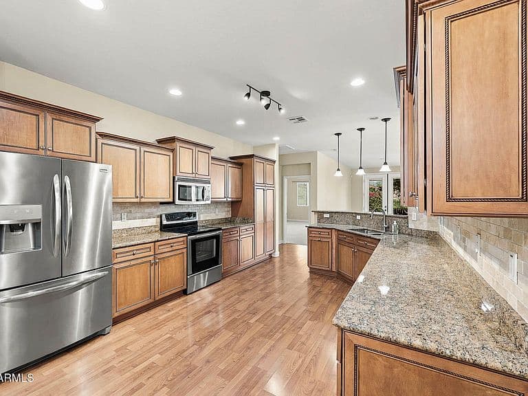 22900 W TWILIGHT Trail photo 3