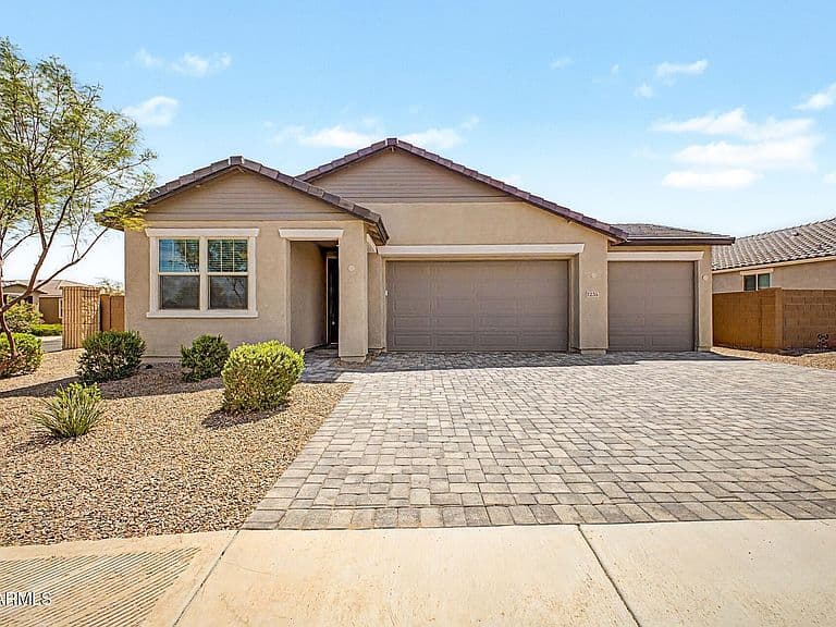 1235 E VEKOL Street photo 1