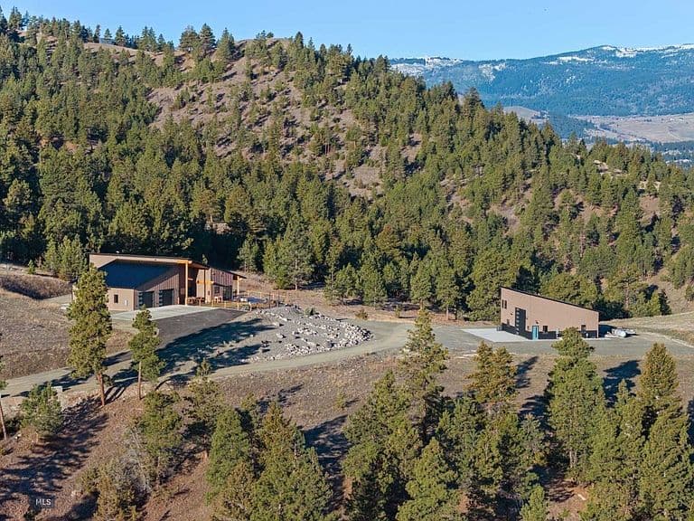 4915 W Us Highway 12 photo 3