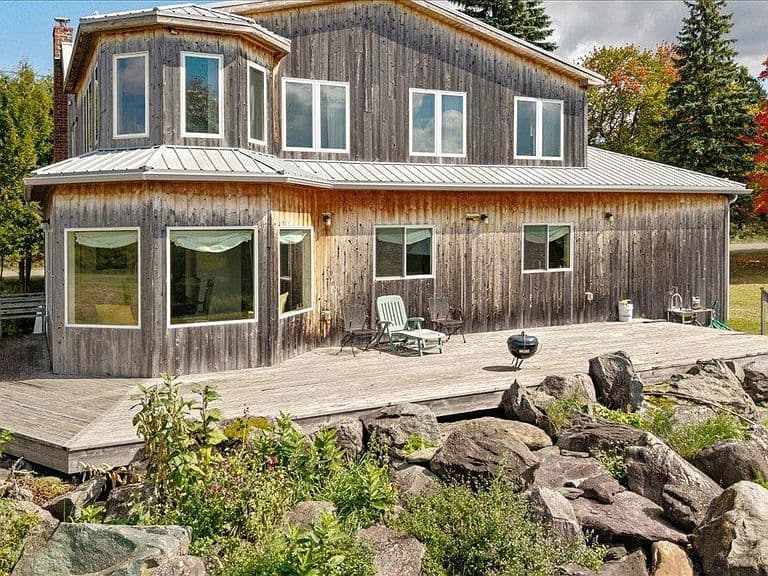 884 Nichols Road photo 2