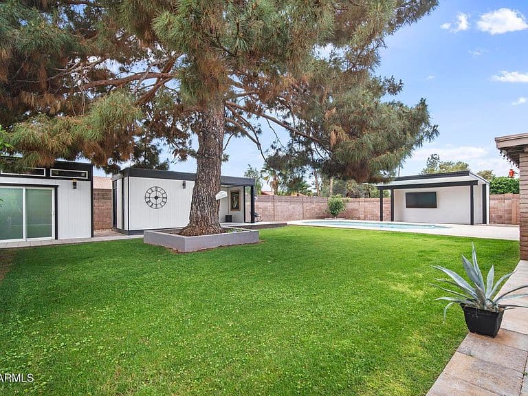 409 E CAROL ANN Way photo 1