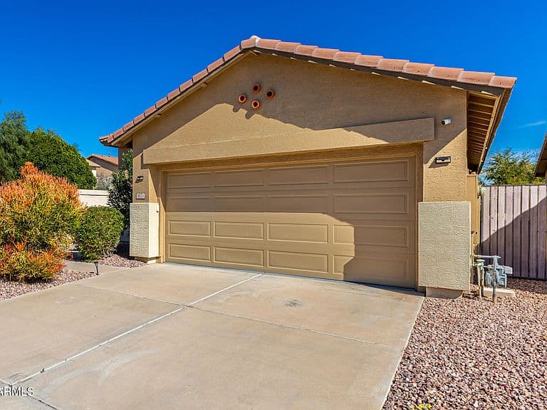 3671 N 143rd Ln photo 4