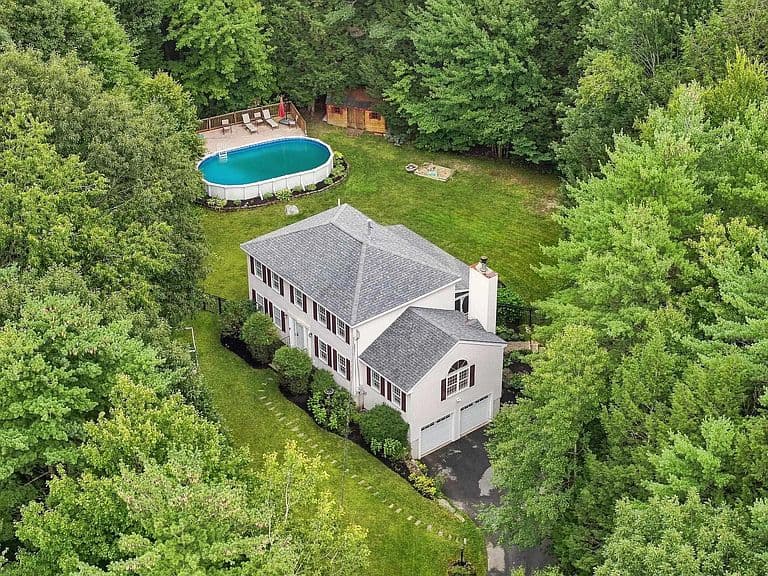 14 Benjamin Drive photo 1