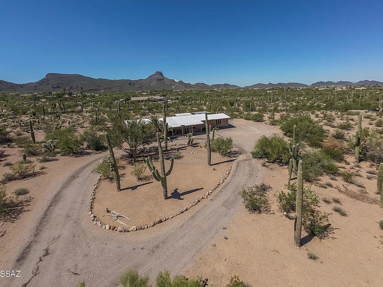 7301 N Cortaro Rd photo 4