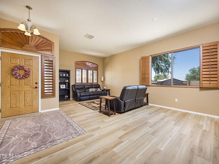 12760 N Rangpur Dr photo 2