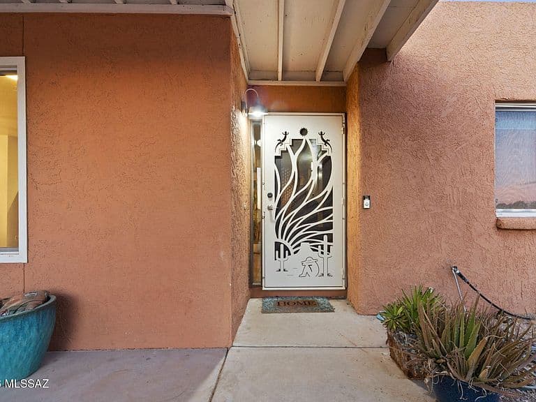 3362 N Camino Los Brazos photo 5