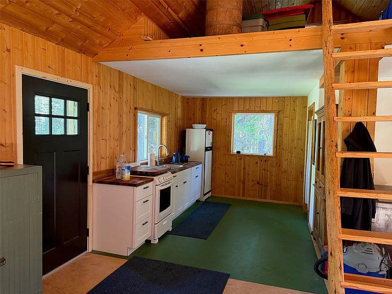 310 Moose Creek Rd photo 3