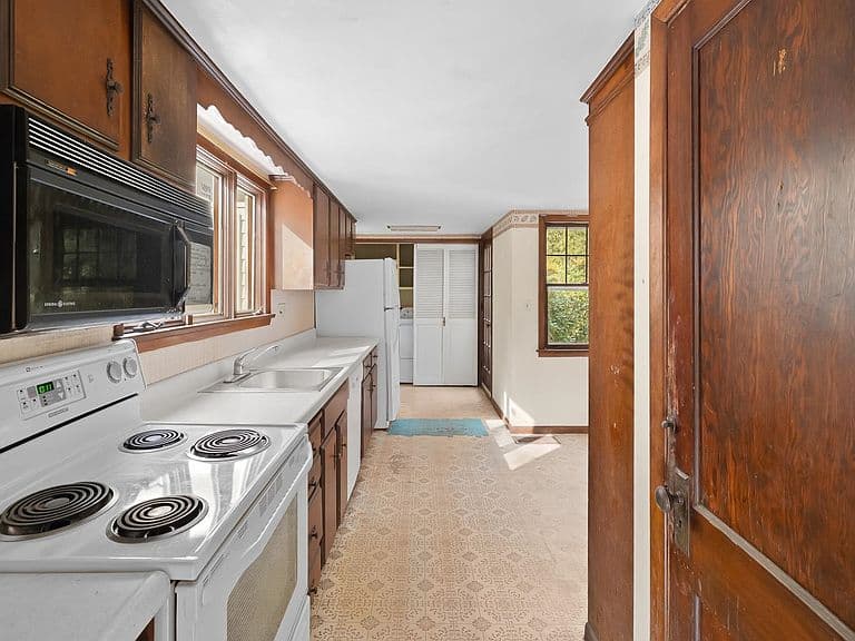 1115 Brookfield Road photo 4
