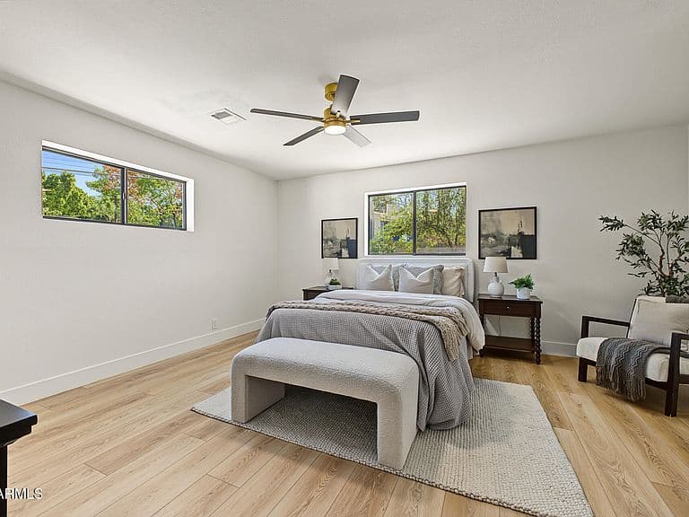 1330 E CATALINA Drive photo 5