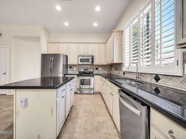 15984 N 106th Way photo 5
