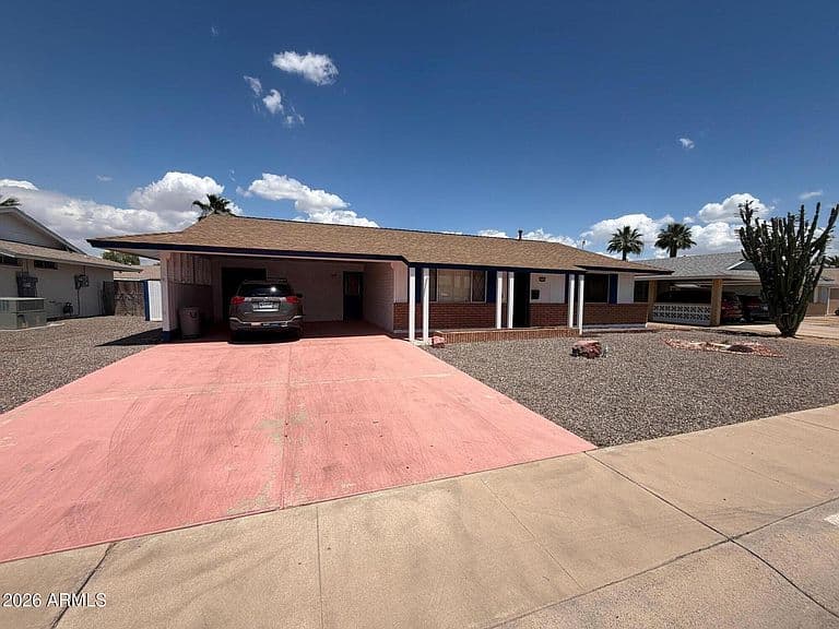 10532 W CHERYL Drive photo 1